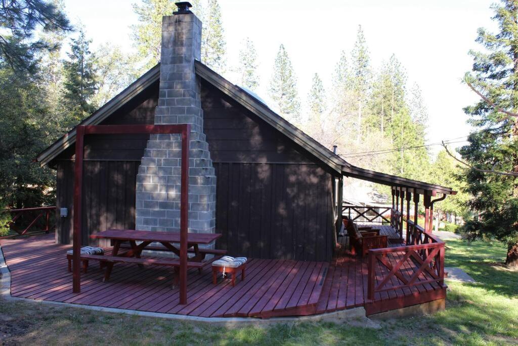 Rustic Chapparal Cabin At Bass Lake Heights Vila Oakhurst Exterior foto